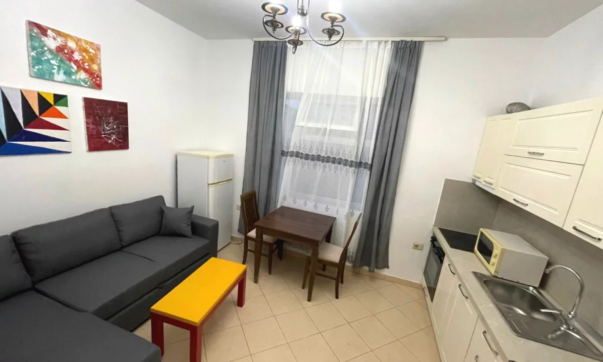 Shtepi me qera Apartament ne Tirane, 1+1, Mobilimi E mobiluar, Pagesa 350  Euro.