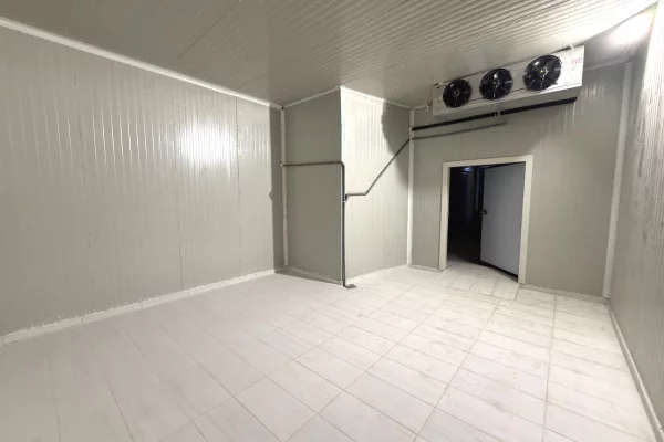 DHOMA FRESKIE ME QERA NE AUTOSTRADEN TIRANE DURRES