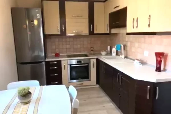 Shtepi me qera Apartament ne Tirane, 1+1, Mobilimi E mobiluar, Pagesa 750  Euro.