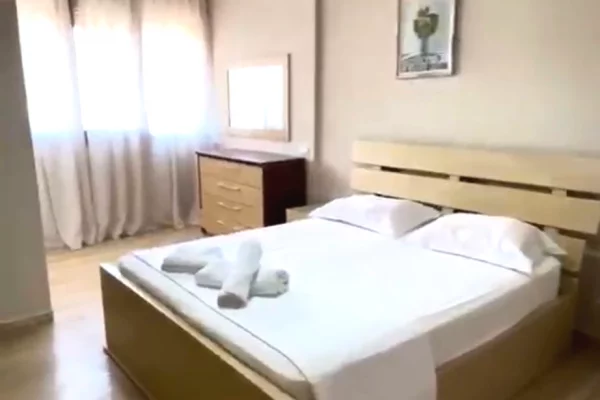 Shtepi me qera Apartament ne Tirane, 1+1, Mobilimi E mobiluar, Pagesa 750  Euro.