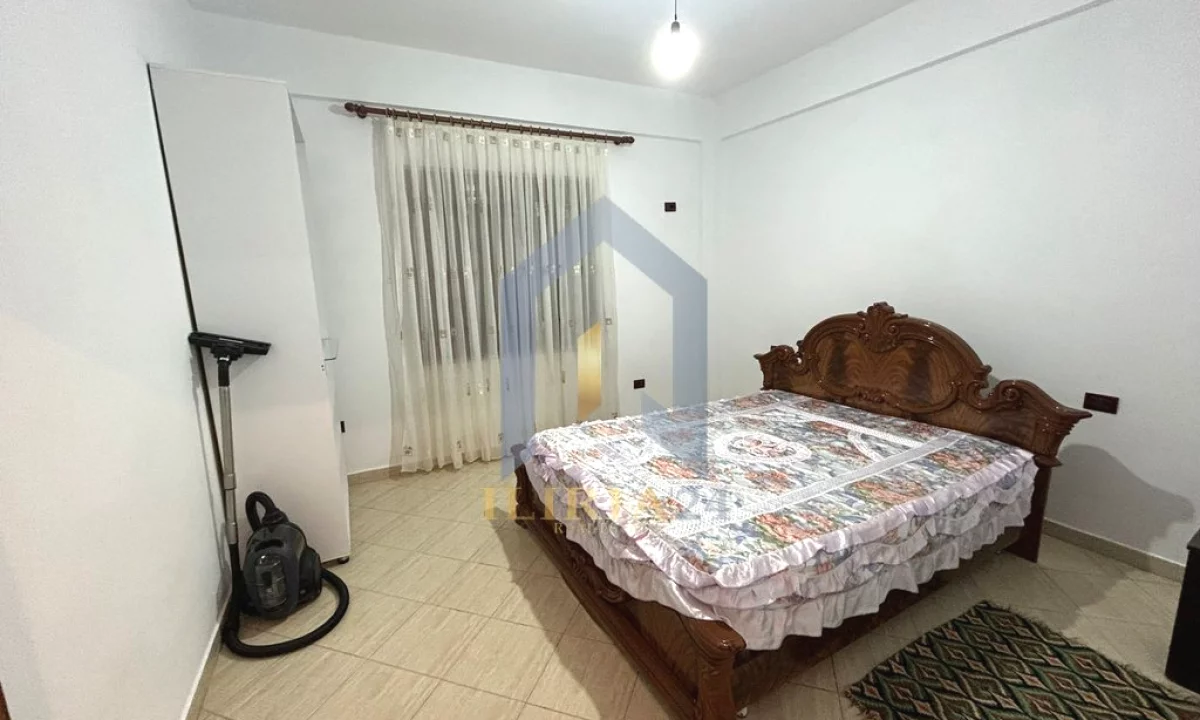 Shtepi me qera Apartament ne Tirane, 2+1, Mobilimi E mobiluar, Pagesa 400  Euro.