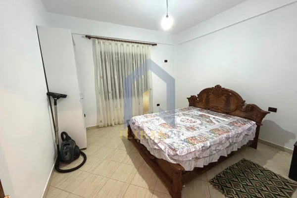 Shtepi me qera 2+1 ne Tirane - 400 Euro