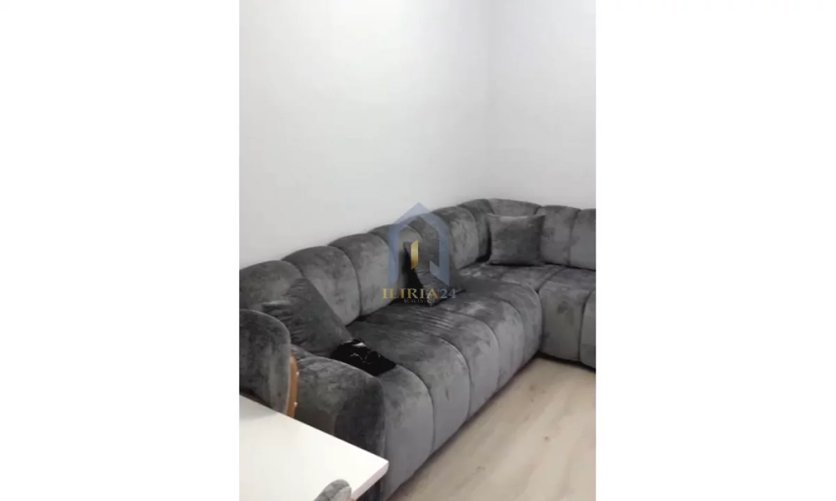 Shtepi me qera Apartament ne Tirane, 1+1, Mobilimi E mobiluar, Pagesa 400  Euro.