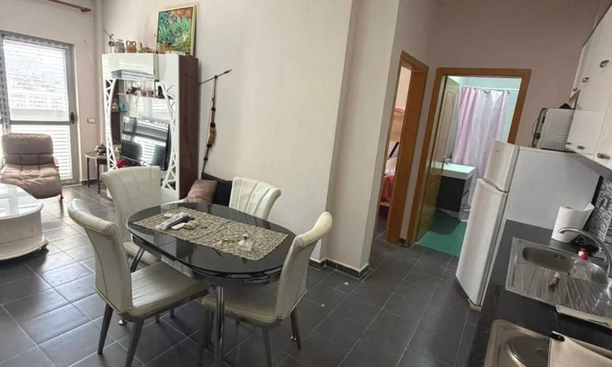 Shtepi ne shitje Apartament ne Durres, 1+1, Mobilimi E mobiluar, Pagesa 75,000,000  Euro.