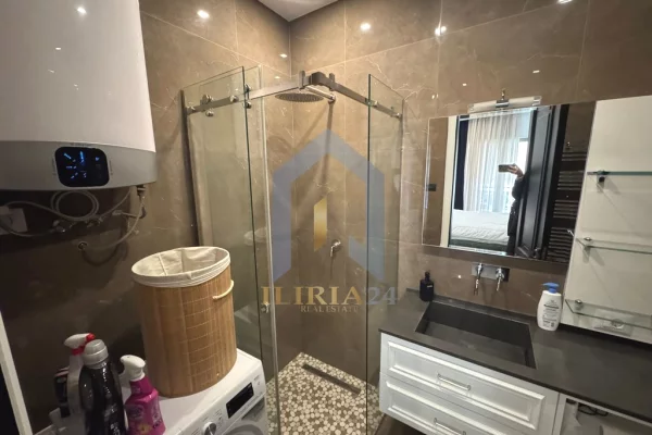 Shtepi me qera Apartament ne Tirane, 2+1, Mobilimi E mobiluar, Pagesa 1,400  Euro.