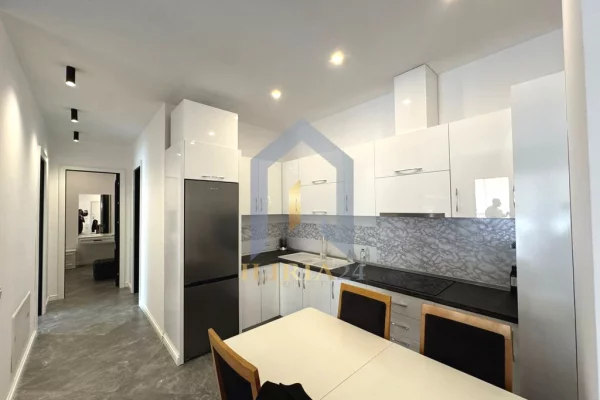 Shtepi me qera Apartament ne Tirane, 2+1, Mobilimi E mobiluar, Pagesa 1,400  Euro.