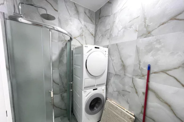 Shtepi me qera Apartament ne Tirane, 1+1, Mobilimi E mobiluar, Pagesa 650  Euro.