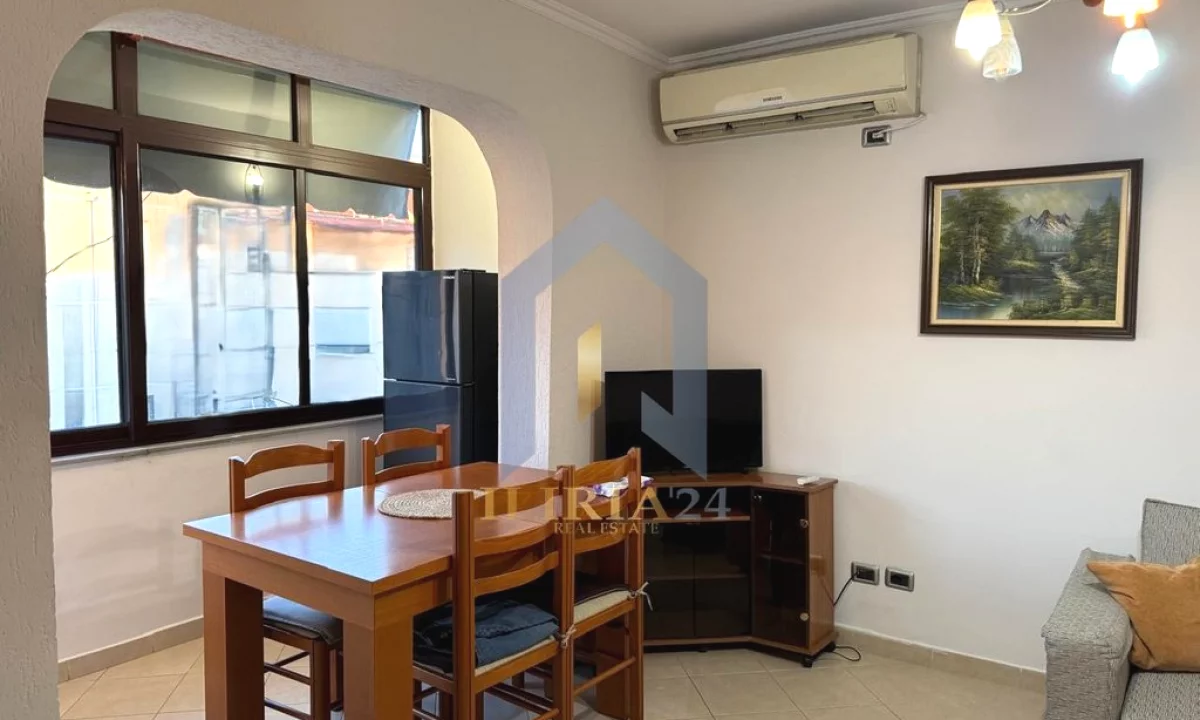 Shtepi me qera Apartament ne Tirane, 1+1, Mobilimi E mobiluar, Pagesa 400  Euro.