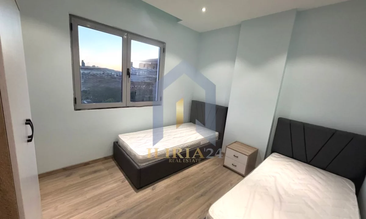 Shtepi me qera Apartament ne Tirane, 3+1, Mobilimi E mobiluar, Pagesa 1,400  Euro.