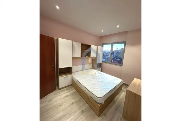 Shtepi me qera Apartament ne Tirane, 3+1, Mobilimi E mobiluar, Pagesa 1,400  Euro.