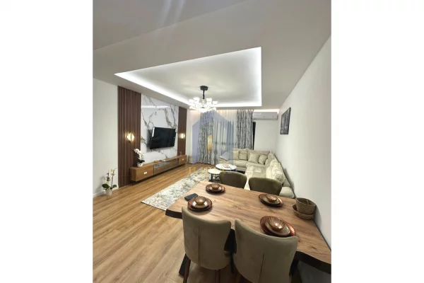 Shtepi ne shitje Apartament ne Tirane, 2+1, Mobilimi E mobiluar, Pagesa 265,000  Euro.