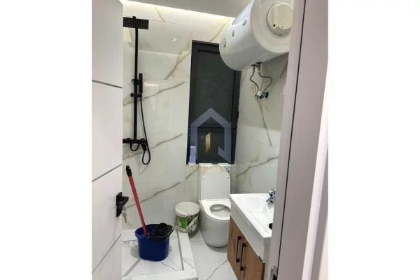 Shtepi ne shitje Apartament ne Tirane, 2+1, Mobilimi E mobiluar, Pagesa 265,000  Euro.