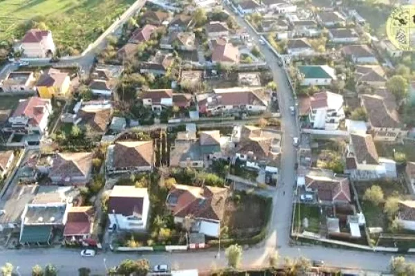 Truall ose Toke ne Tirane - 350,000 Euro
