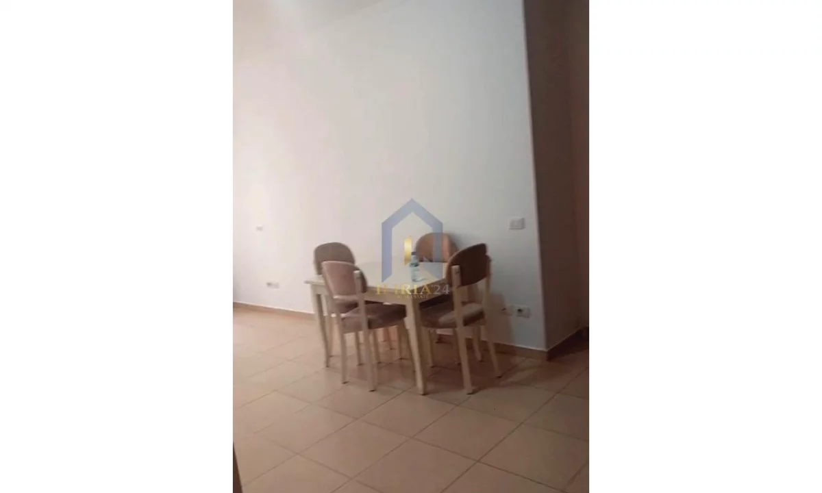 Shtepi me qera Apartament ne Tirane, 2+1, Mobilimi E mobiluar, Pagesa 600  Euro.