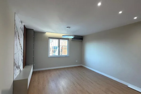Shtepi ne shitje Apartament ne Tirane, 2+1, Mobilimi Bosh, pa mobiluar, Pagesa 199,000  Euro.
