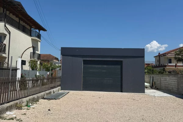 KAPANON ME QIRA NE AUTOSTRADEN TIRANE DURRES