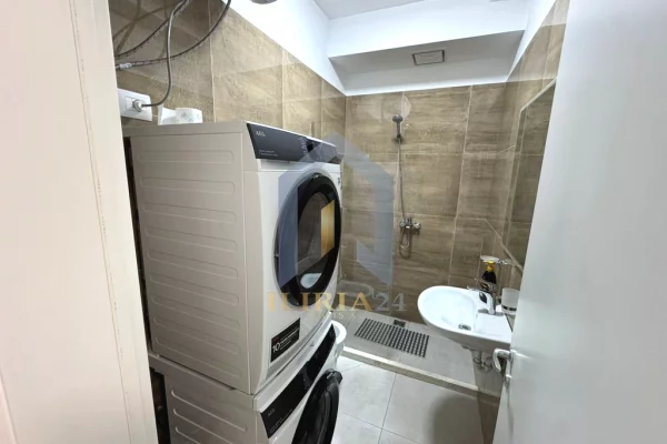 Shtepi me qera Apartament ne Tirane, 3+1, Mobilimi E mobiluar, Pagesa 2,100  Euro.