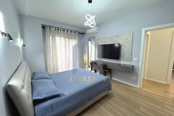 Shtepi me qera Apartament ne Tirane, 3+1, Mobilimi E mobiluar, Pagesa 2,100  Euro.