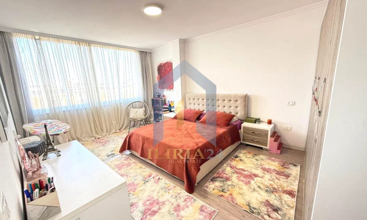 Shtepi ne shitje Apartament ne Tirane, 2+1, Mobilimi E mobiluar, Pagesa 138,500  Euro.