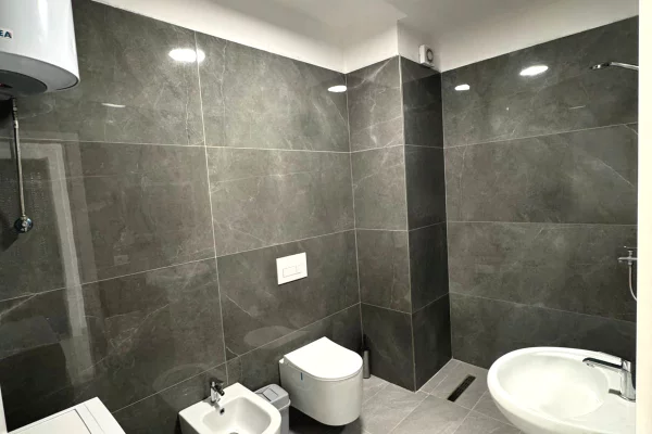 Apartment for rent in Tirana 2+1, Emty