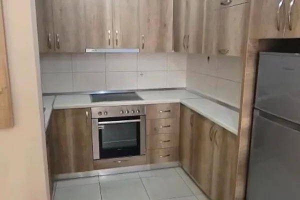 Shtepi me qera Apartament ne Tirane, 1+1, Mobilimi E mobiluar, Pagesa 530  Euro.