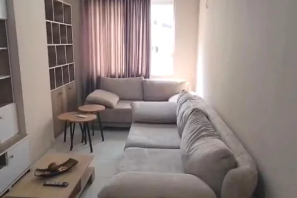 Shtepi me qera Apartament ne Tirane, 1+1, Mobilimi E mobiluar, Pagesa 530  Euro.