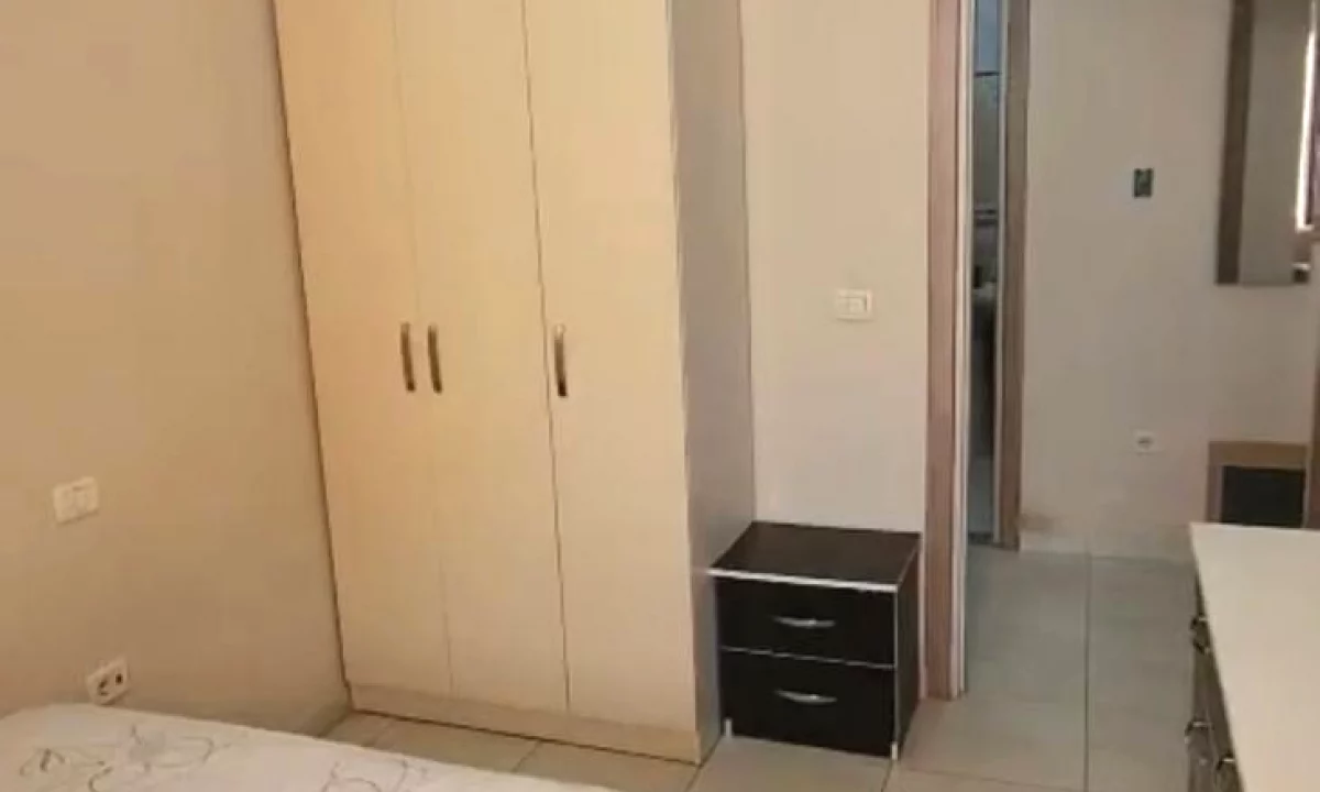 Shtepi me qera Apartament ne Tirane, 1+1, Mobilimi E mobiluar, Pagesa 530  Euro.
