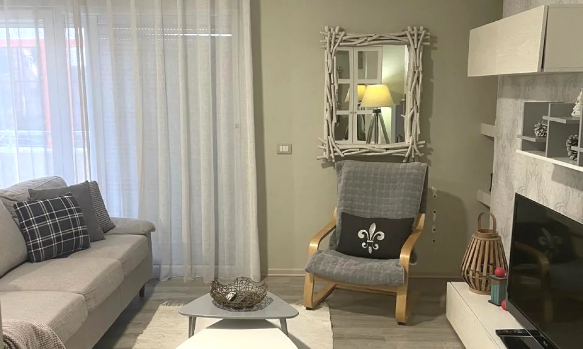 Shtepi ne shitje Apartament ne Tirane, 2+1, Mobilimi E mobiluar, Pagesa 205,000  Euro.