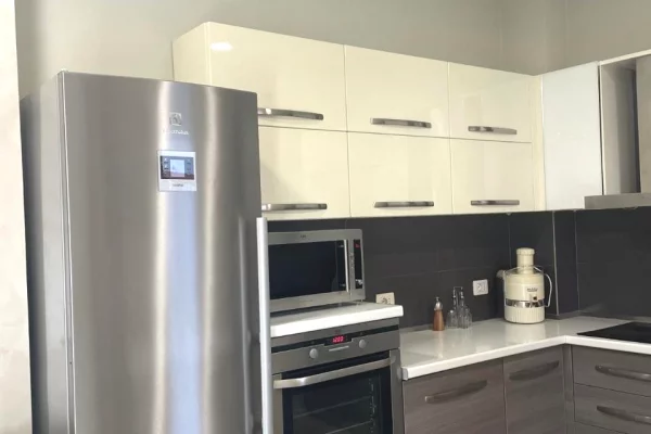 Shtepi ne shitje Apartament ne Tirane, 2+1, Mobilimi E mobiluar, Pagesa 205,000  Euro.