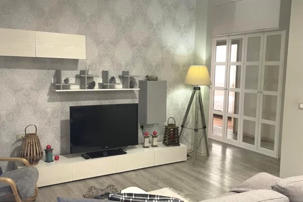 Shtepi ne shitje Apartament ne Tirane, 2+1, Mobilimi E mobiluar, Pagesa 205,000  Euro.