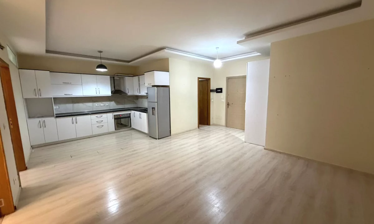 Shtepi ne shitje Apartament ne Tirane, 2+1, Mobilimi Bosh, pa mobiluar, Pagesa 115,000  Euro.