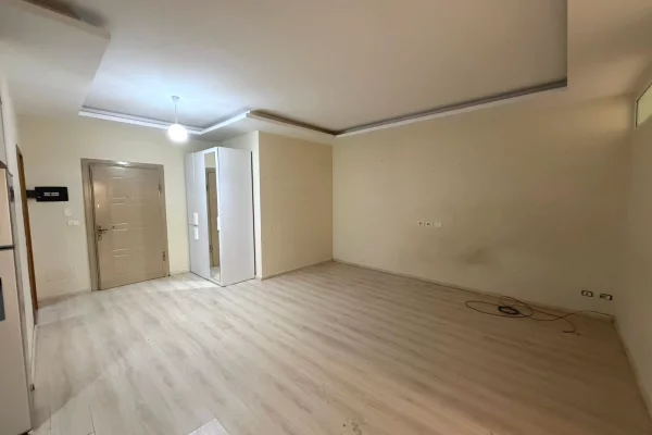 Shtepi ne shitje Apartament ne Tirane, 2+1, Mobilimi Bosh, pa mobiluar, Pagesa 115,000  Euro.