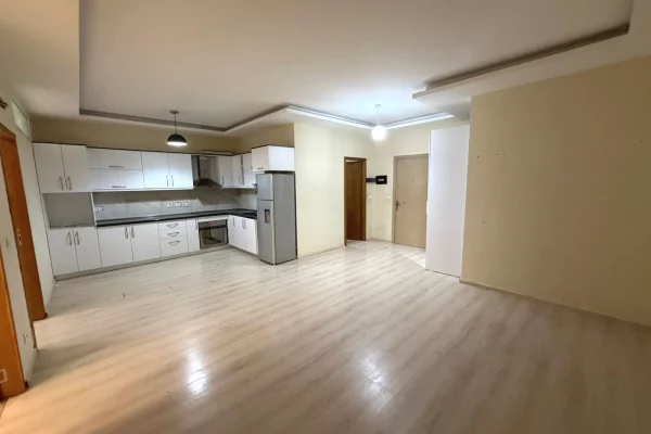 OKAZION! Apartament 2+1 per shitje ne  5 Maji,