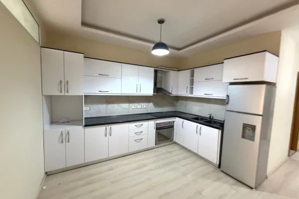 Shtepi ne shitje Apartament ne Tirane, 2+1, Mobilimi Bosh, pa mobiluar, Pagesa 115,000  Euro.