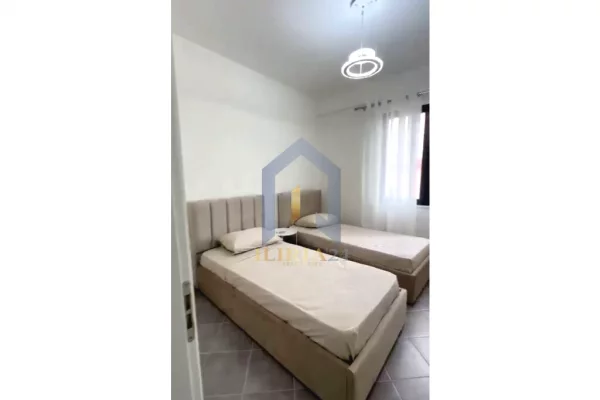 Shtepi me qera Apartament ne Tirane, 2+1, Mobilimi E mobiluar, Pagesa 800  Euro.