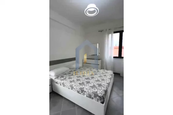 Shtepi me qera Apartament ne Tirane, 2+1, Mobilimi E mobiluar, Pagesa 800  Euro.