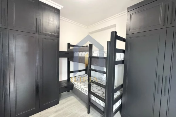 Shtepi me qera Apartament ne Tirane, 2+1, Mobilimi E mobiluar, Pagesa 1,400  Euro.