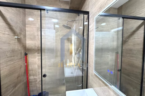 Shtepi me qera Apartament ne Tirane, 2+1, Mobilimi E mobiluar, Pagesa 1,400  Euro.