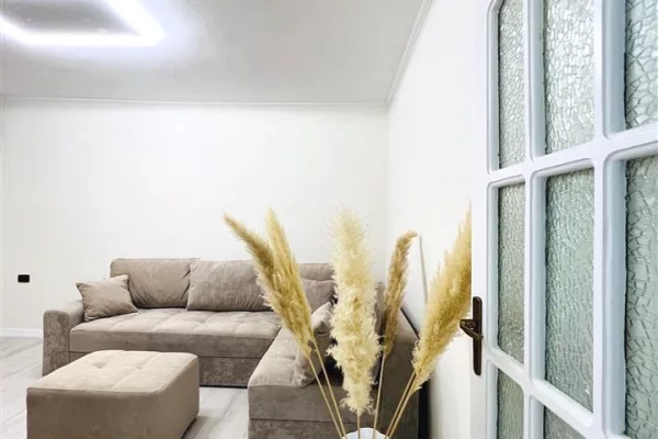 Shtepi ne shitje Apartament ne Tirane, 1+1, Mobilimi E mobiluar, Pagesa 206,000  Euro.