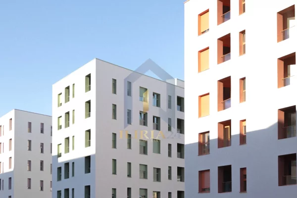 Shtepi ne shitje Apartament ne Tirane, 2+1, Mobilimi Bosh, pa mobiluar, Pagesa 94,250  Euro.