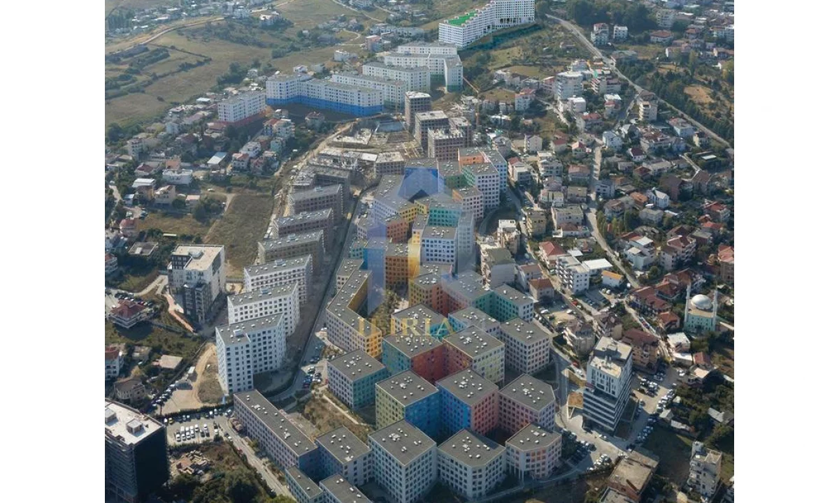 Shtepi ne shitje Apartament ne Tirane, 2+1, Mobilimi Bosh, pa mobiluar, Pagesa 94,250  Euro.