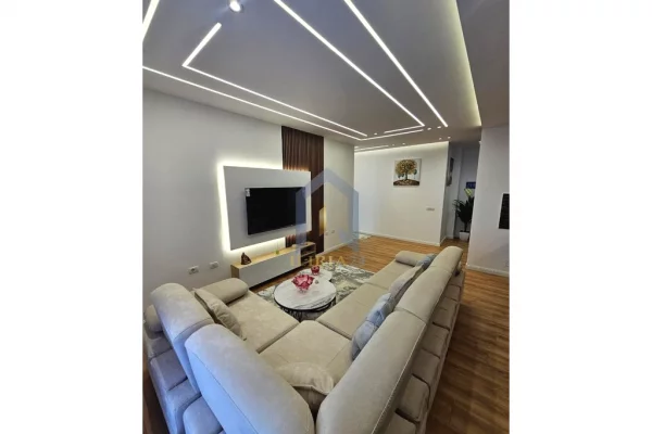 Shtepi ne shitje Apartament ne Tirane, 2+1, Mobilimi E mobiluar, Pagesa 158,000  Euro.