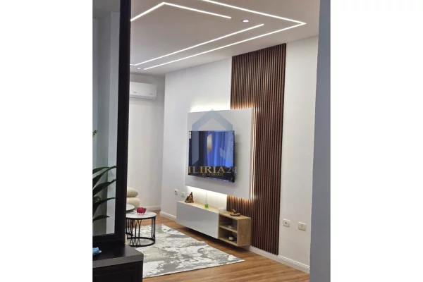 Shtepi ne shitje Apartament ne Tirane, 2+1, Mobilimi E mobiluar, Pagesa 158,000  Euro.