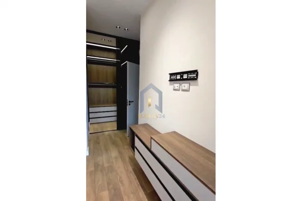 Shtepi ne shitje Apartament ne Tirane, 2+1, Mobilimi Pjeserisht e mobiluar, Pagesa 239,000  Euro.