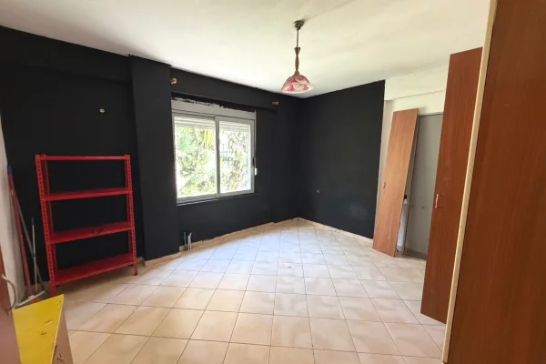 Shtepi me qera Apartament ne Tirane, 1+1, Mobilimi Bosh, pa mobiluar, Pagesa 450  Euro.