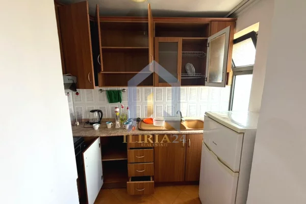 Shtepi ne shitje Apartament ne Tirane, 1+1, Mobilimi Pjeserisht e mobiluar, Pagesa 86,000  Euro.