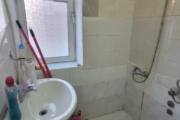 Shtepi me qera Apartament ne Tirane, Garsoniere, Mobilimi E mobiluar, Pagesa 280  Euro.