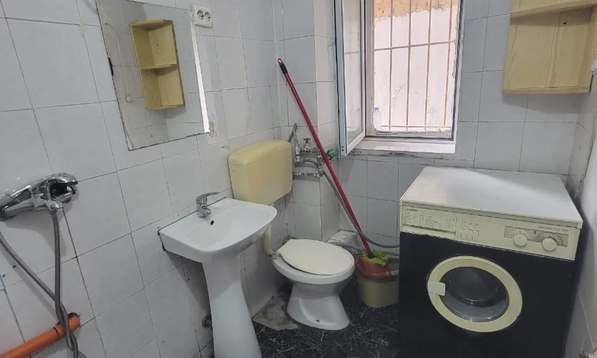 Shtepi me qera Apartament ne Tirane, 1+1, Mobilimi E mobiluar, Pagesa 300  Euro.