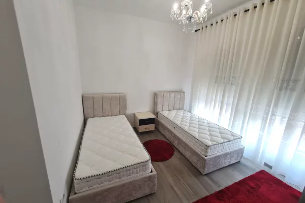 Shtepi me qera Apartament ne Tirane, 1+1, Mobilimi E mobiluar, Pagesa 500  Euro.