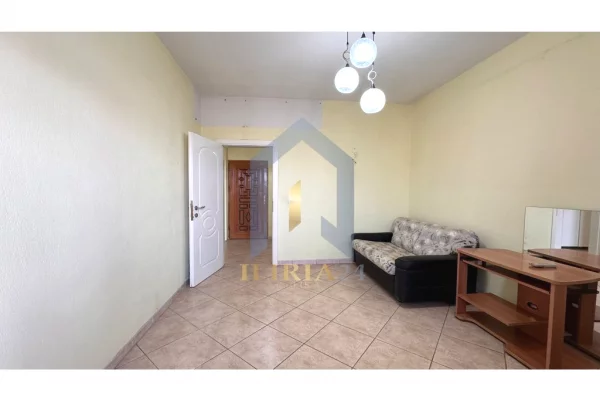 Shtepi ne shitje Apartament ne Tirane, 2+1, Mobilimi E mobiluar, Pagesa 235,000  Euro.